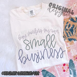 Letra de mano lavanda "Ocupado/a mi propio/a pequeño/a negocio/a" Diseño de sublimación, Compre un diseño pequeño para sublimación, PNG, Diseño original