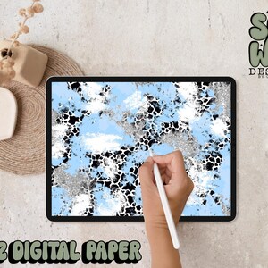 Carta digitale con pennellate di mashup di macchie glitterate blu chiaro (Carolina)/argento, 12"x12" Carta digitale per sublimazione, PNG, design originale