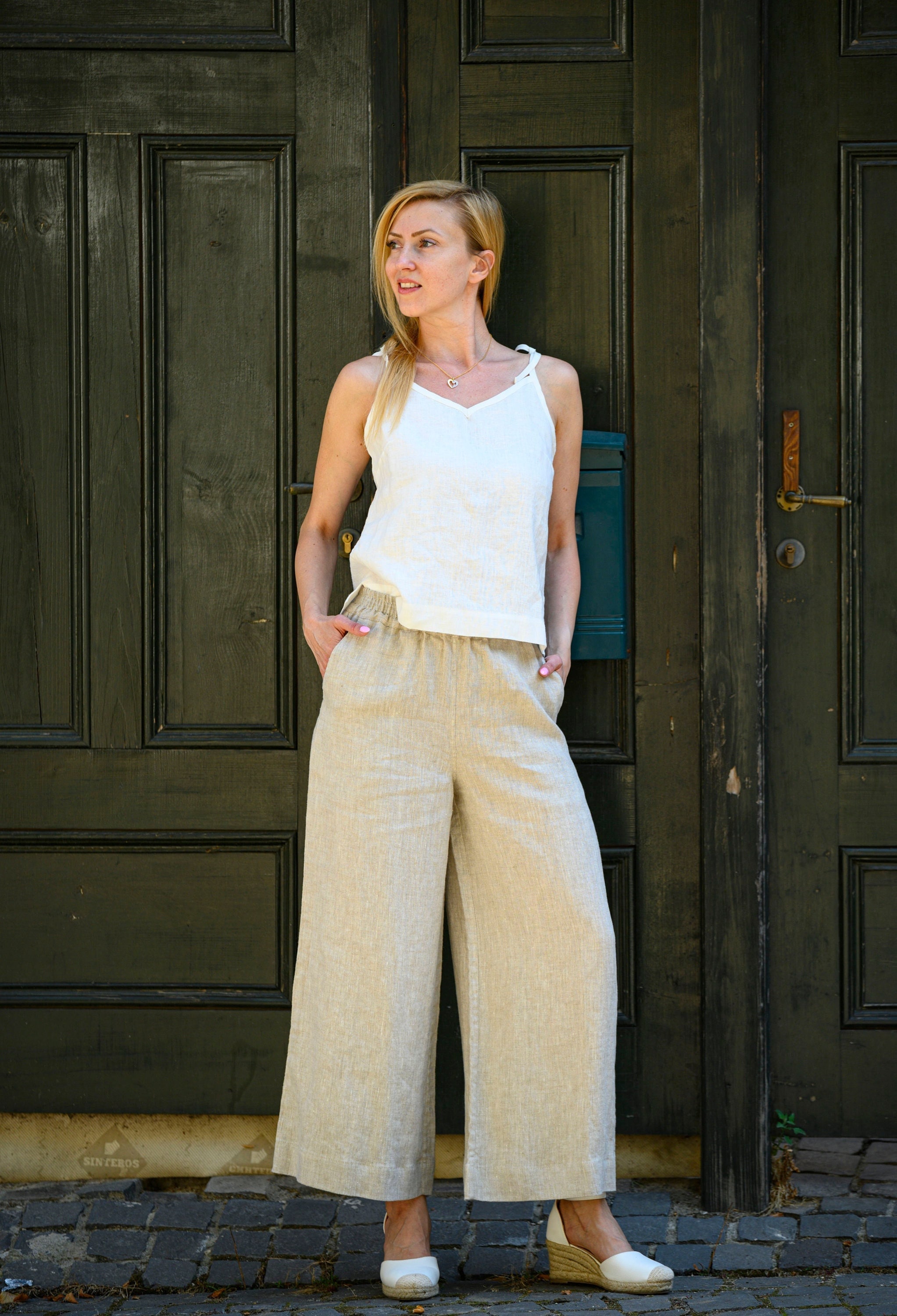 Pantaloni corti in lino da donna a vita alta a gamba dritta