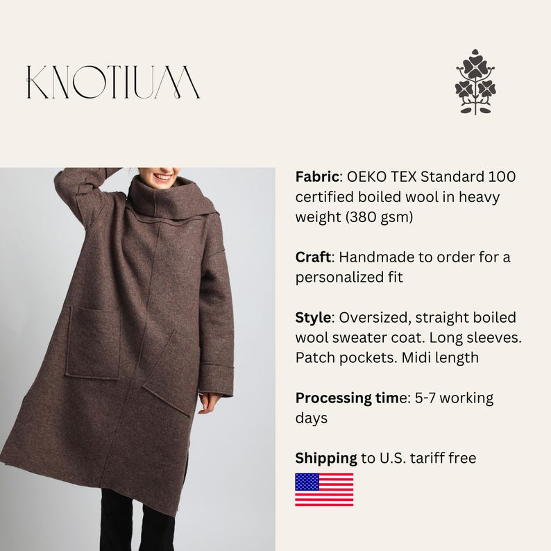 Puede incluir: Un abrigo de lana hervida marr&oacute;n de gran tama&ntilde;o con mangas largas y bolsillos de parche. El abrigo de largo midi tiene un cuello alto y est&aacute; hecho a mano. La marca "KNOTIUM" est&aacute; en la parte superior izquierda.