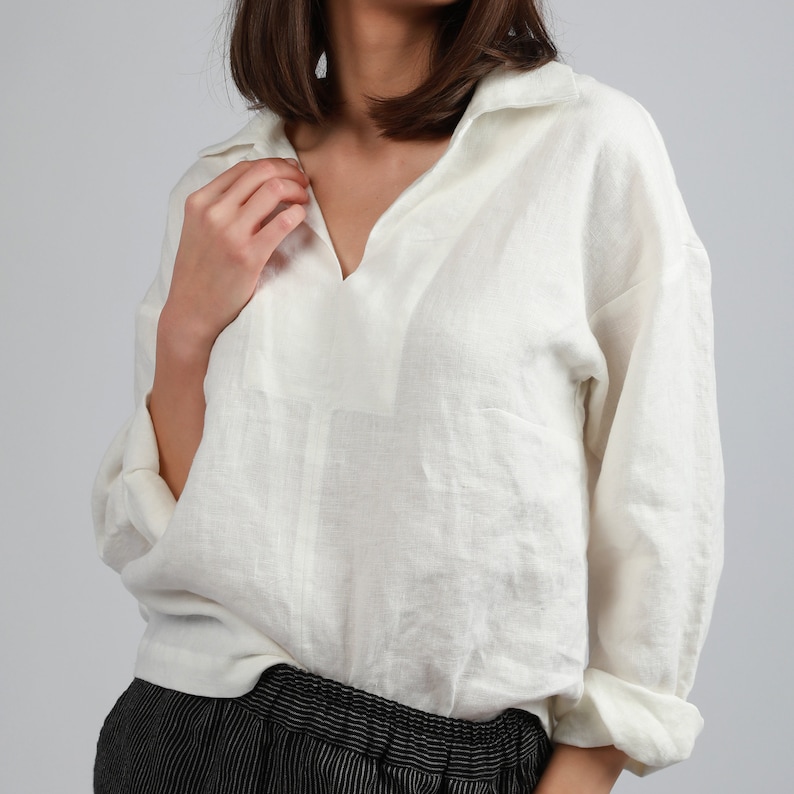 Chemise en lin décontractée sans bouton avec col fendu NOVA, chemise boyfriend en lin, haut classique ample pour femme, vêtements d'automne en lin KNOTIUM image 3