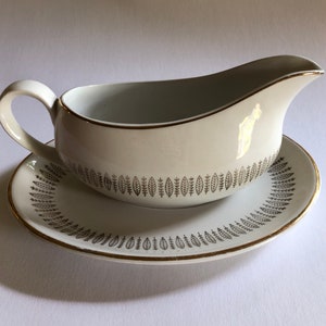 Royal Knight Gravy Boat and Underplate