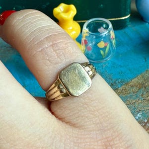 Antique signet ring, pinky ring, small size