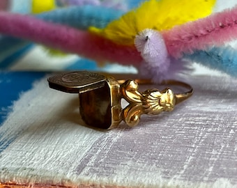 Antique Georgian Gold Locket Ring: MR Monogram, Thistle Motif