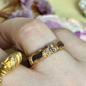 Antique Victorian sentimental hair ring 1898, mourning hair ring, mum ring