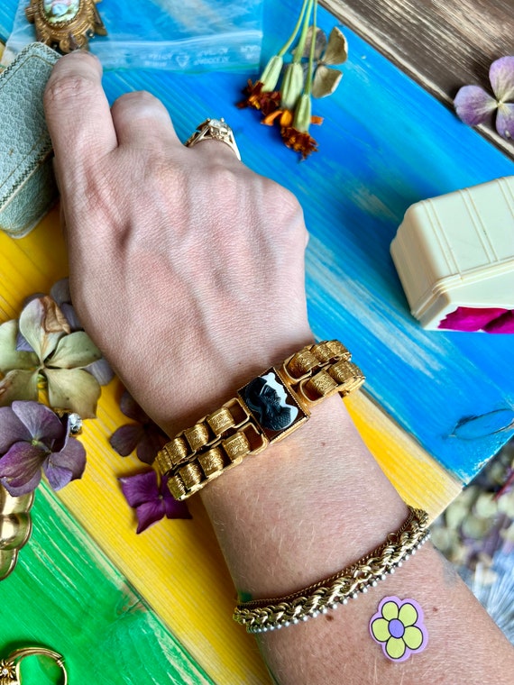 Antique Victorian Glass Cameo Bracelet: Engraved Floral Gilt Metal