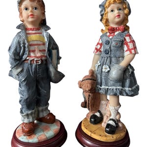 Vintage Resin Boy and Girl Figurine - Hand-Painted Decorative Couple - Collectible Resin Sculpture