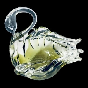 Vintage Green Art Glass Swan Figurine - Elegant Home Decor, Collectible Glass Animal