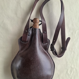 Wikinger, Mittelalter Larp Fantasy handgefertigte Leder 1,1 l Watter-Flasche, HAND genäht, Wasserschlauch, Feldflasche, Flasche
