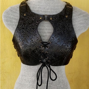 Shieldmaiden Warrior Armor Embossed Floral Design Black Leather Female Viking Chest-plate LARP cosplay medieval