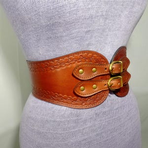 Handmade Tooled Medieval-Viking LARP Leather Corset Belt-Cosplay Armour-Fantasy Halloween for women Warrior Celtic Belt TAN
