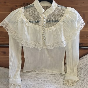 Jessica's Gunnies Vintage Lace Collar Blouse