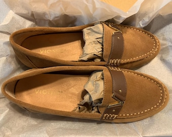 NEVER USED: Vionic Hilo Orthotic Suede Loafers - Women's 8.5 Wide