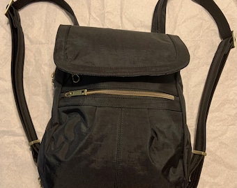 Travelon Anti-Theft Signature Slim Backpack - Black & Gold