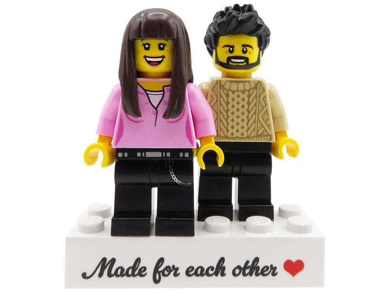 Coppie innamorate Personaggi LEGO personalizzati / Crea le tue minifigure  LEGO: il miglior regalo di San Valentino/anniversario per lei e per lui -   Italia