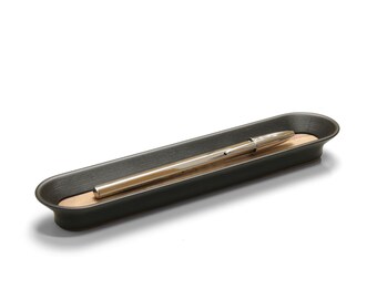 Contemporary Pen Holder | Black Pen Stand  | Pen Rest | "TRAPEZIO" is a pen tray made of walnut wood and matte black PLA.