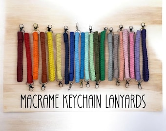 Lindos cordones para llaveros de macramé