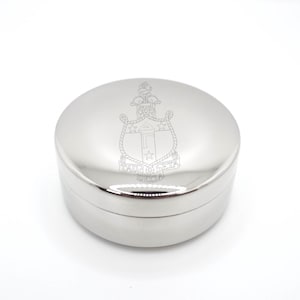 Vrouwenclub sieradendoos metalen container fluweel gevoerde zilveren snuisterij opbergdoos gegraveerd aandenken cadeau Delta Gamma Griekse initiatie