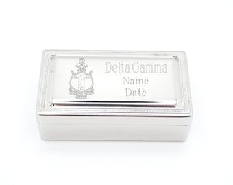Delta Gamma Box Kleine Snuisterijhouder Sieraden Organizer Dressoir Top Zilver Tone Fluwelen Gevoerde Case Cadeau College Vrouwenstudentenclublid