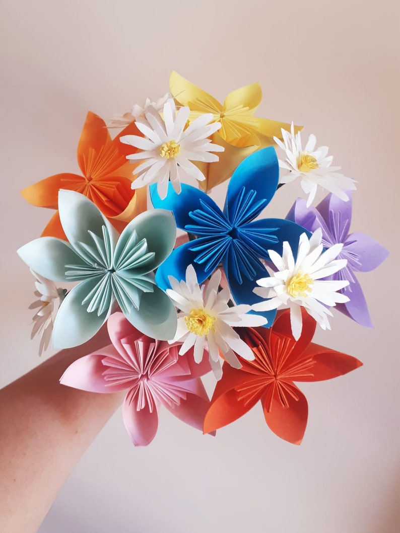 Bouquet of daisies and kusudama bunch of origami flowers image 1