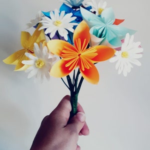 Bouquet of daisies and kusudama bunch of origami flowers image 2