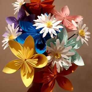 Bouquet of daisies and kusudama bunch of origami flowers image 3