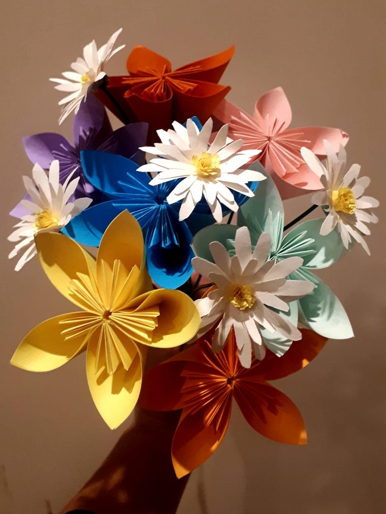 Bouquet of daisies and kusudama bunch of origami flowers image 3