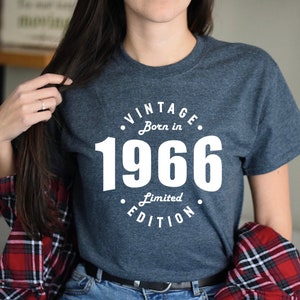 1966 Geburtstag T-Shirt, 1966 Geburtstag Vintage Shirt, 1966 geboren Shirt, 1966 Geburtstagsgeschenk für Frauen, 1966 Geburtstag Bester Freund Shirt