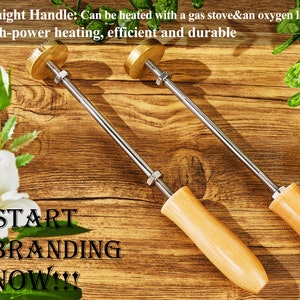 K&ouml;nnte beinhalten: Zwei Branding-Eisen mit Holzgriffen und Messingk&ouml;pfen. Die Eisen liegen auf einer Holzoberfl&auml;che. Der Text "START BRANDING NOW!!!" ist im Bild sichtbar.