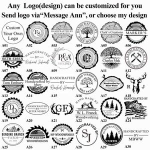 K&ouml;nnte beinhalten: Eine Sammlung von 30 verschiedenen Holzbrandlogos, jedes mit einem einzigartigen Design und Text. Die Logos sind in einem Rastermuster auf wei&szlig;em Hintergrund angeordnet. Die Logos zeigen verschiedene Designs, darunter B&auml;ume, Tiere, Initialen und Text.