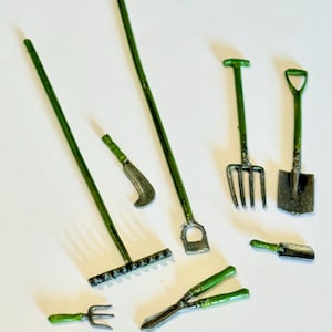 1:24th Scale Gardening Tools
