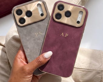 Funda de gamuza adorable para iPhone 18 Pro 17 Pro Max 16 15 14, fundas personalizadas con iniciales grabadas en relieve, regalo para ella.