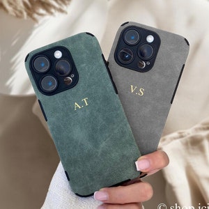 iPhone 16 Pro Max、iPhone 15 Pro、iPhone 14、13用パーソナライズスエードレザー携帯ケース、モノグラムゴールドレター携帯カバー、彼女へのギフト