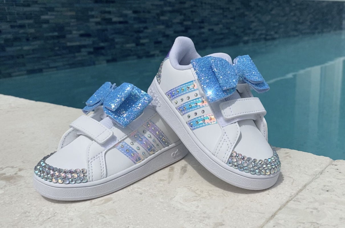 Newborn baby 2024 adidas shoes