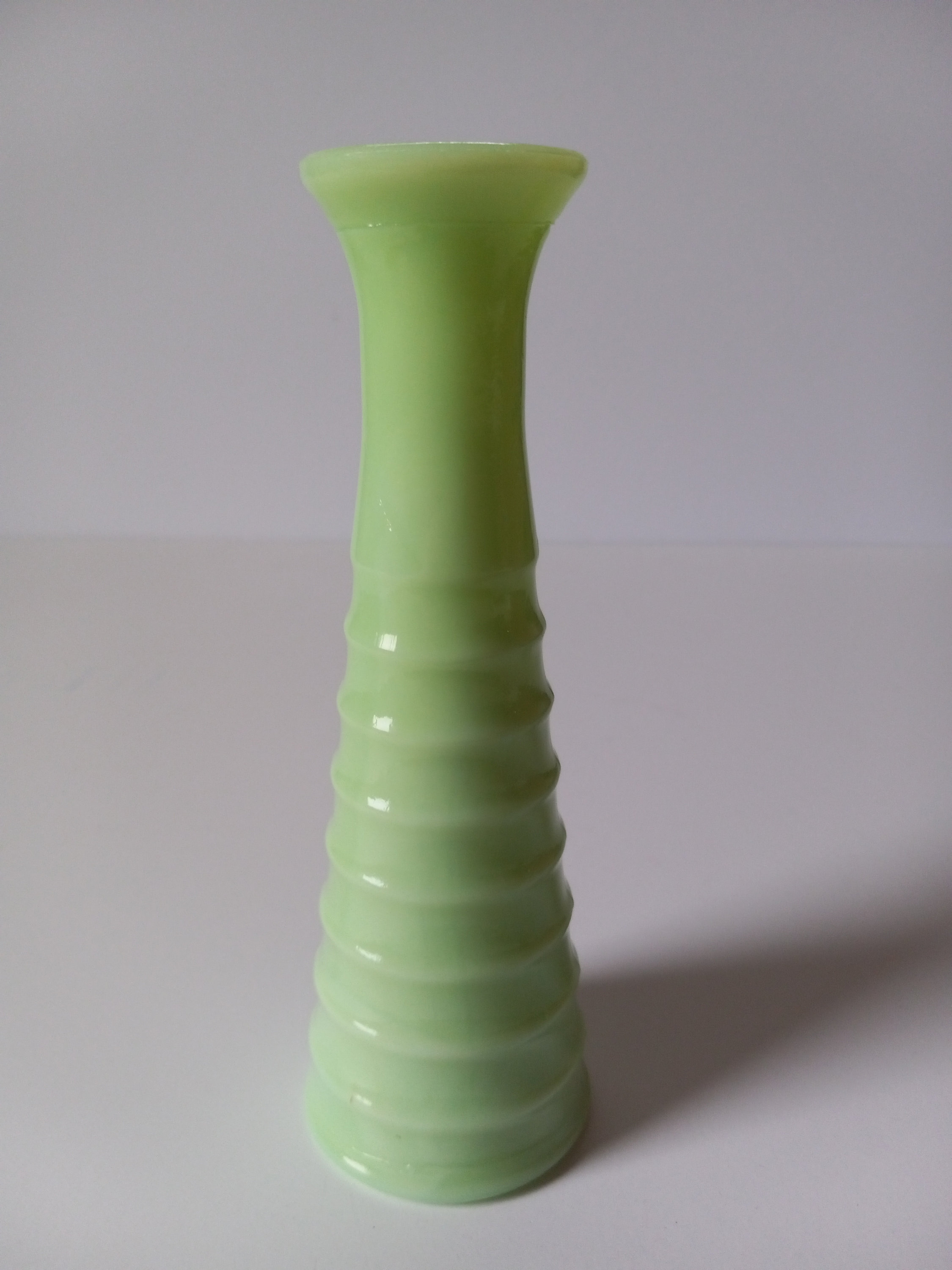 Vintage Jadeite Bud Vase Green Glass Ribbed Flower Etsy