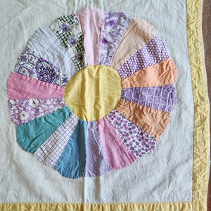 Vintage cutter quilt piece #19