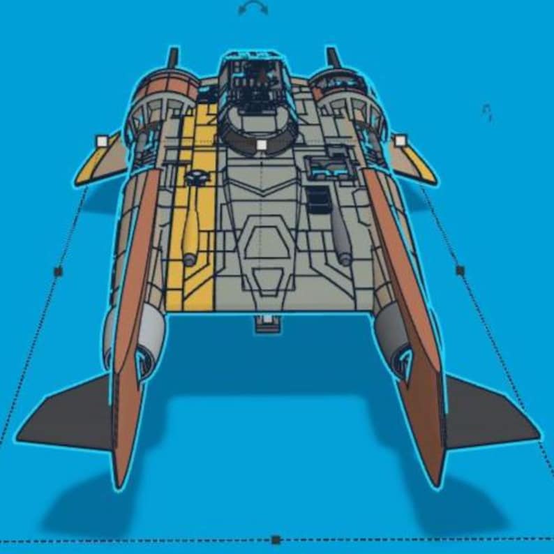 K&ouml;nnte beinhalten: Draufsicht auf ein detailliertes, stilisiertes Raumschiffmodell. Das Raumschiff weist eine Kombination aus orangefarbenen, gelben, grauen und wei&szlig;en Paneelen auf, mit einem zentralen Cockpitbereich und fl&uuml;gelartigen Strukturen. Der Hintergrund ist einfarbig blau.