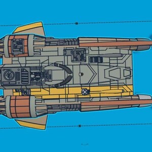 K&ouml;nnte beinhalten: Detaillierter Bauplan eines Raumschiffs, von oben betrachtet. Das Design zeigt einen grauen K&ouml;rper mit gelben und orangefarbenen Akzenten, zwei gro&szlig;e Triebwerke und einen blauen Hintergrund. Der Plan enth&auml;lt komplizierte mechanische Details.