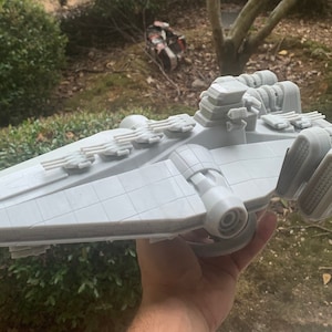 Rathtar battle starship