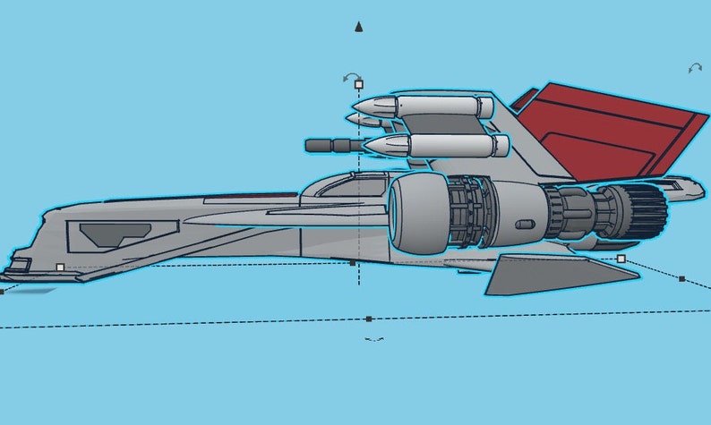 Pode incluir: Uma nave espacial cinza e vermelha com um grande motor e tr&ecirc;s m&iacute;sseis no topo. A nave espacial tem um nariz pontudo e uma asa grande na parte de tr&aacute;s.