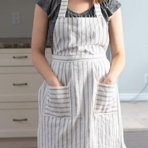 Retro-Style Apron | PDF Sewing Pattern | Digital Instant Download | Print at Home | One Size | Women&#39;s Kitchen Pleated Apron with Bib