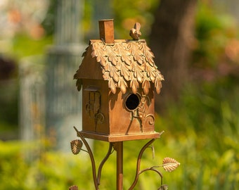 Country Style Birdhouse Stake "Chimney House"