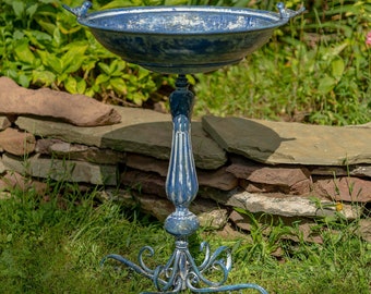 Pedestal Birdbath with Bird Detail in Frosted Blue