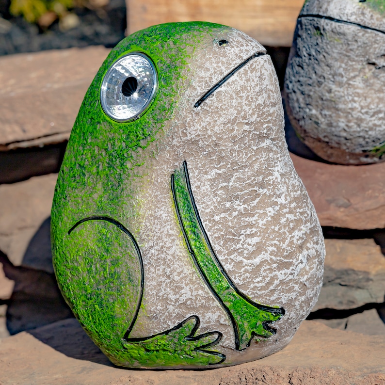Set of 3 Solar Frogs With Light-up Eyes - Etsy