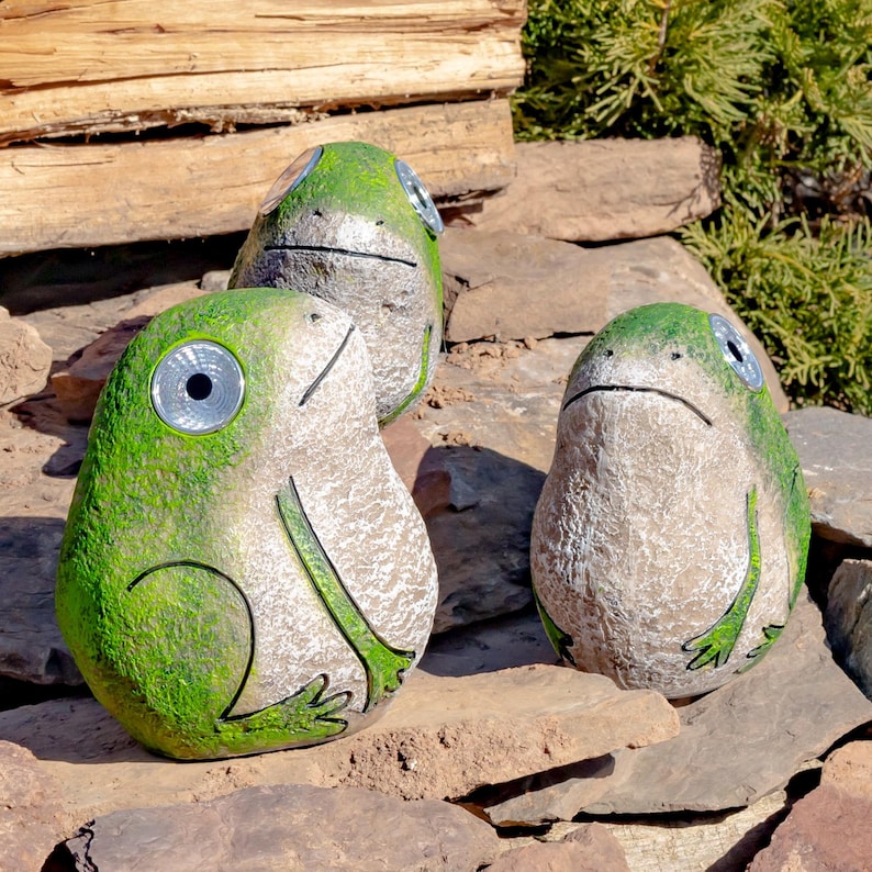 Frog Faces On Rocks Set of 3 Solar