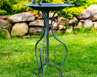 Ornate Iron Birdbath with 3 Small Birds "Stephania" - Color Options