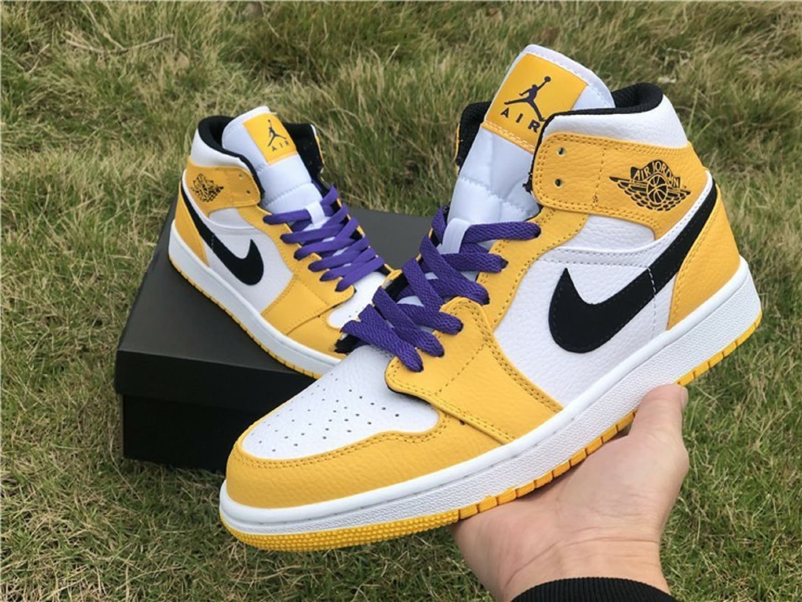jordan 1 se lakers