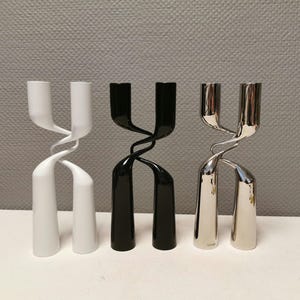 「タンゴ/ダブル」キャンドルホルダー2個セット。デンマークのMenu社のためにミカエラ・ドーフェルがデザイン。ダンスを踊るカップルからインスピレーションを得ています。