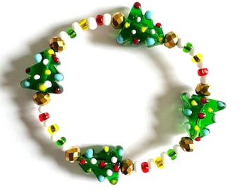Glass Beaded Christmas Tree Bracelet – Festive Holiday Jewelry