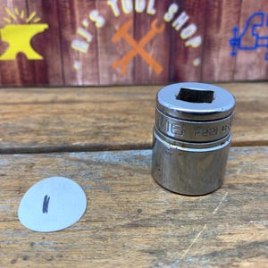 Snap On 3/8 drive socket 11/16 F221
